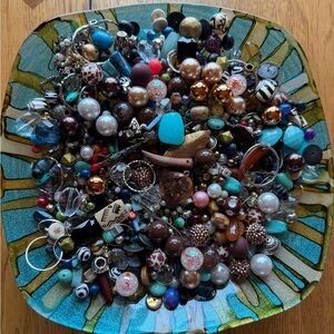 Bead Soup 🥣 and Jewelry Making Supplies 
3 oz Small bag $8